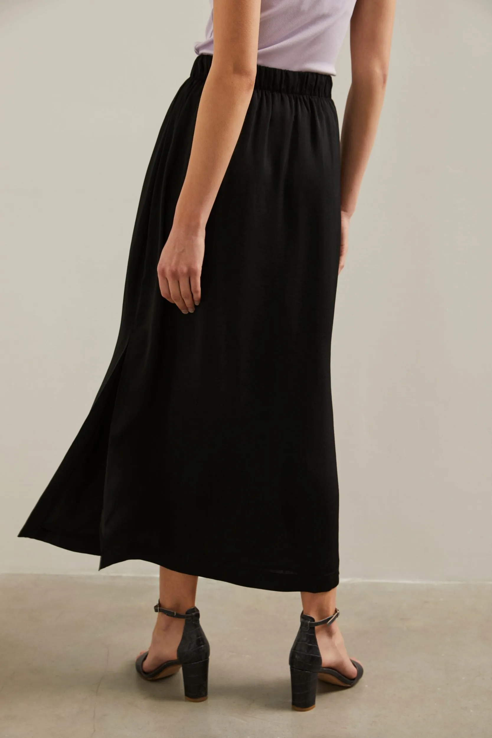 Long skirt with side slits