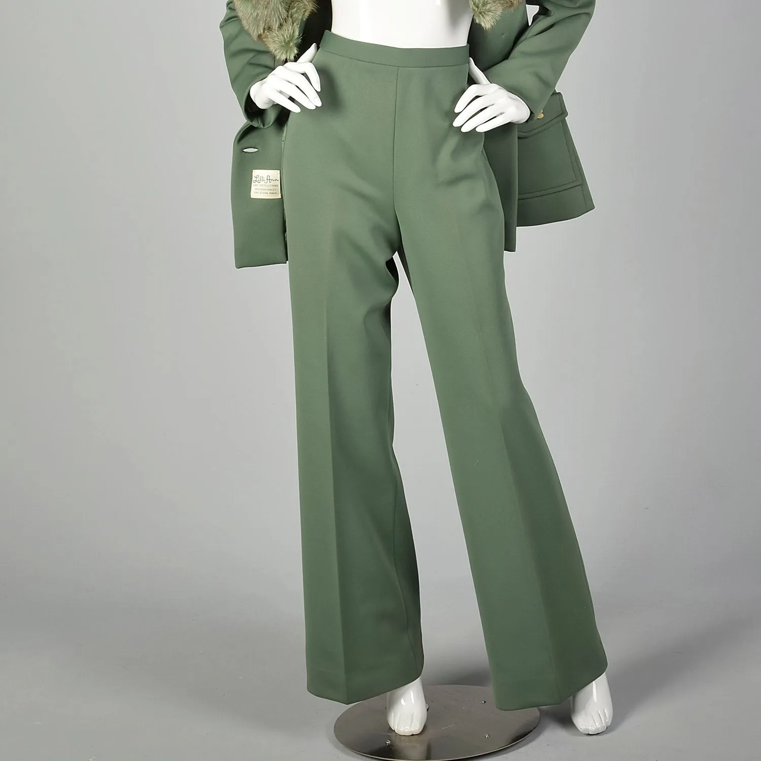 Medium Lilii Ann 1970s Green Fox Fur Collar Jacket Pants Skirt  Suit